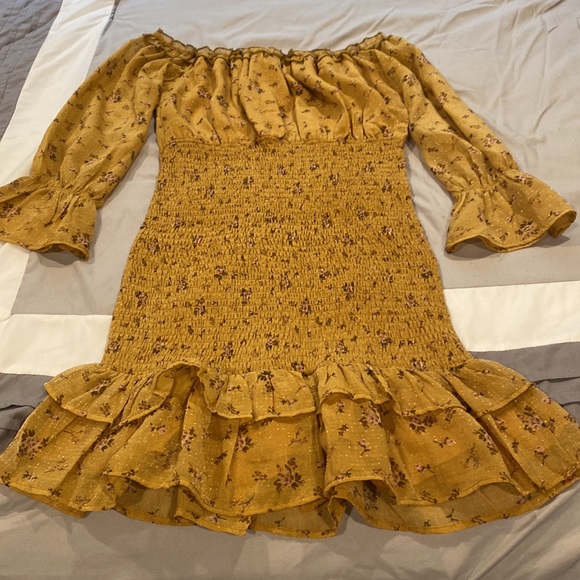 Storia Small Yellow Stylish Pretty Dress. Used once. Excellent Condition. - Picture 8 of 10